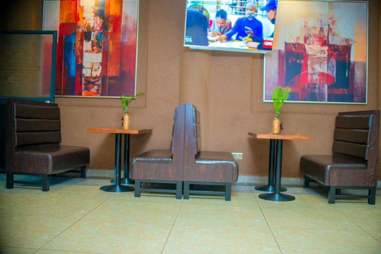 Hera Hotel カンパラ エクステリア 写真