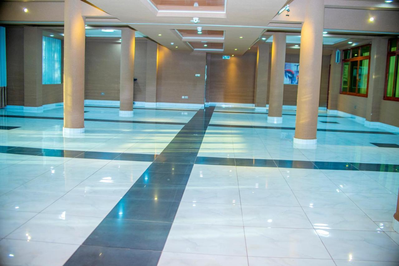 Hera Hotel カンパラ エクステリア 写真