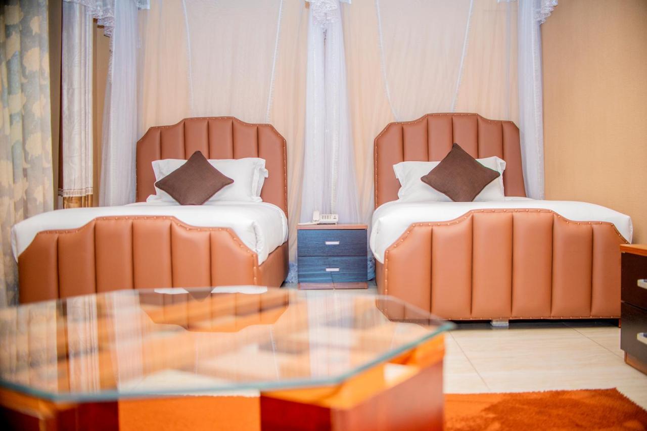 Hera Hotel カンパラ エクステリア 写真