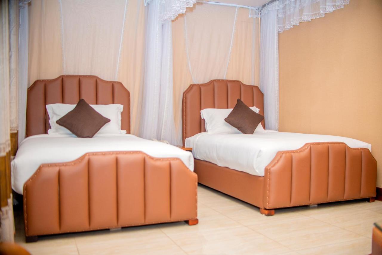 Hera Hotel カンパラ エクステリア 写真