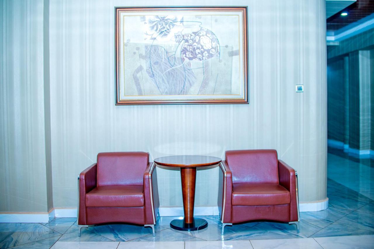 Hera Hotel カンパラ エクステリア 写真