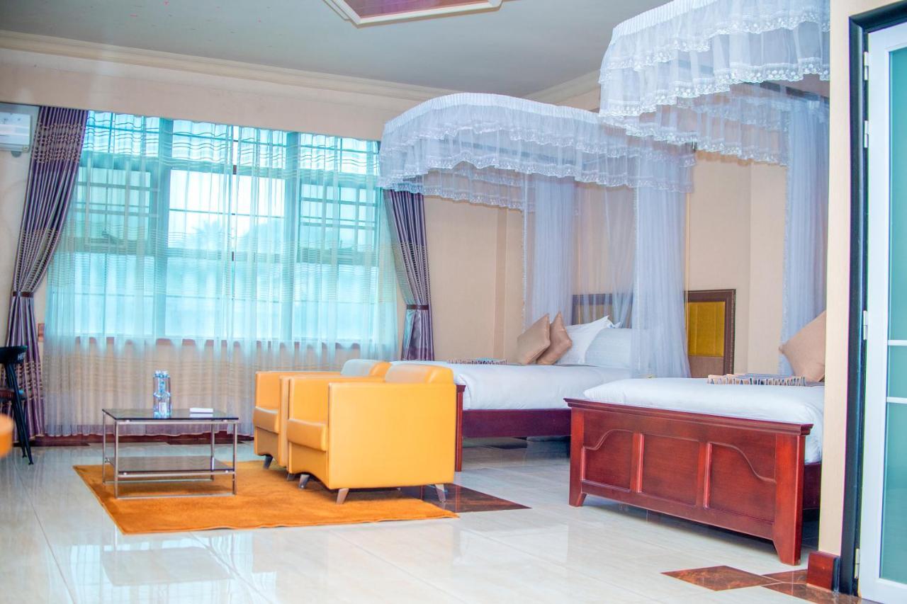 Hera Hotel カンパラ エクステリア 写真