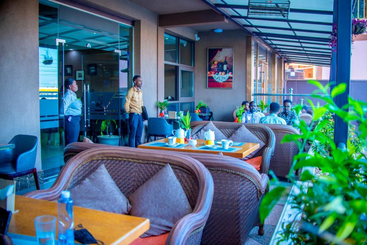 Hera Hotel カンパラ エクステリア 写真