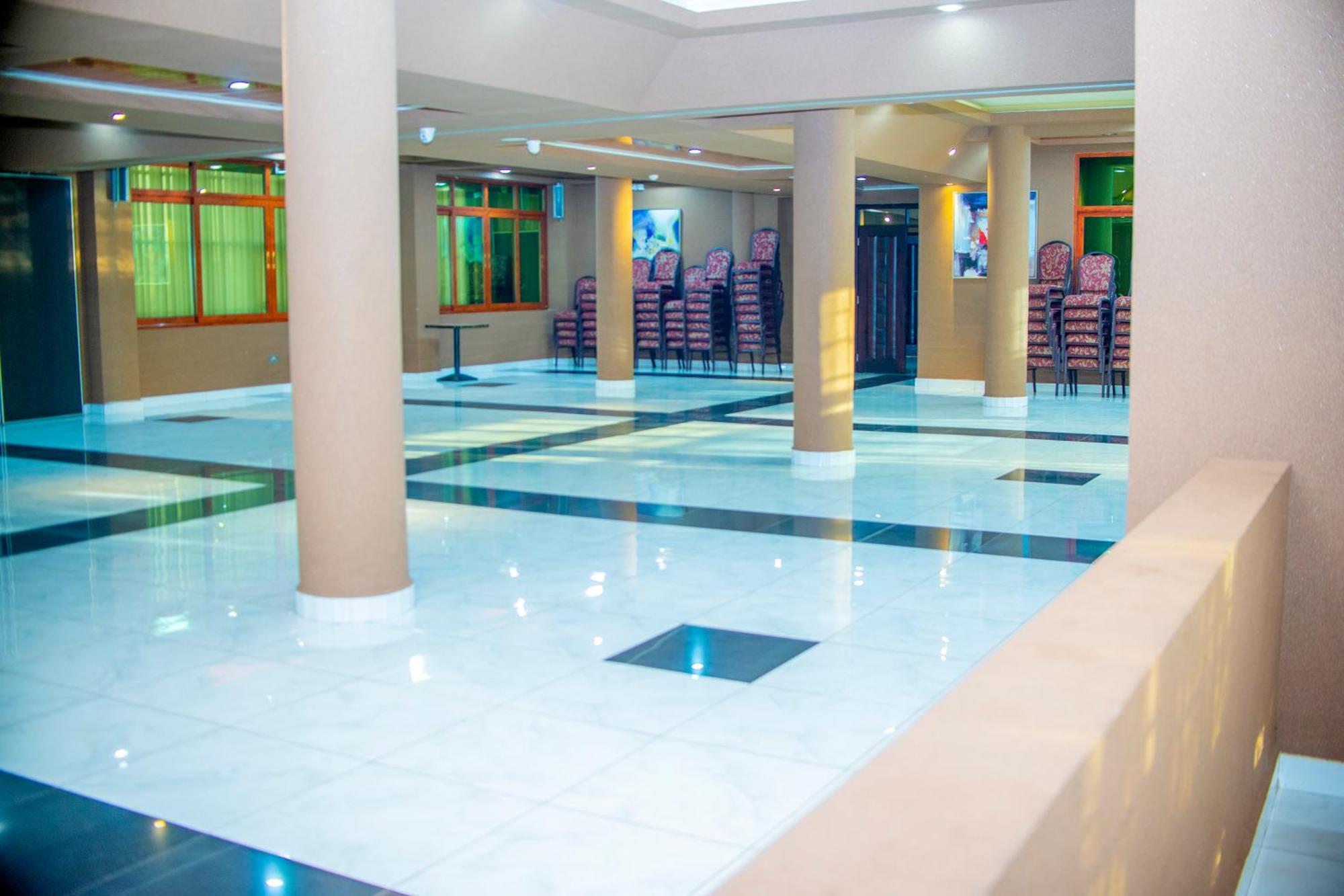 Hera Hotel カンパラ エクステリア 写真
